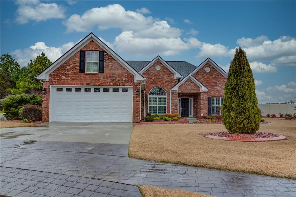 3 bedroom, 2 bathroom, 2,017 sq ft single family residence sold at 621 Berta Court, Loganville, GA 30052