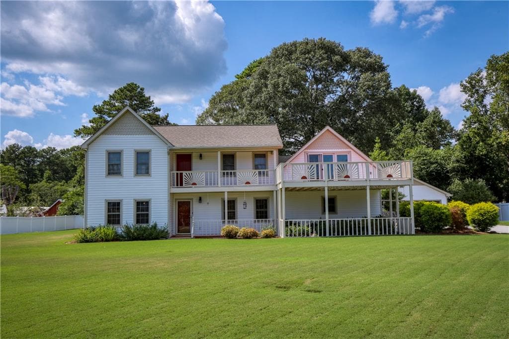 3 bedroom, 3 bathroom, 2,464 sq ft single family residence sold at 921 Pine Circle, Woodstock, GA 30189