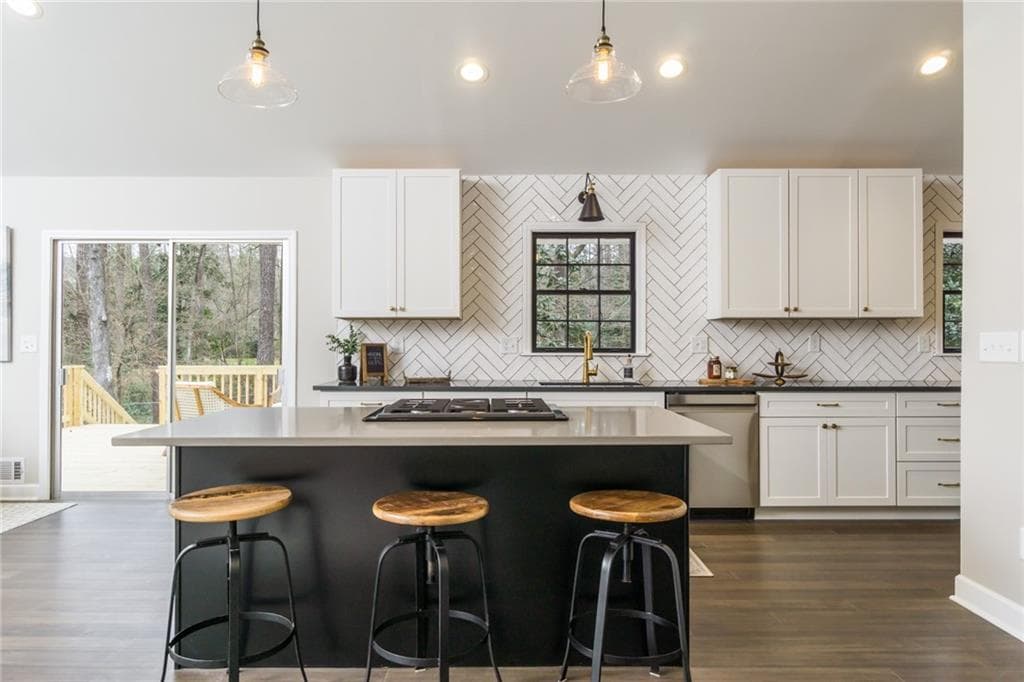 3 bedroom, 3 bathroom, 2,255 sq ft single family residence sold at 1707 Childerlee Lane, Atlanta, GA 30329