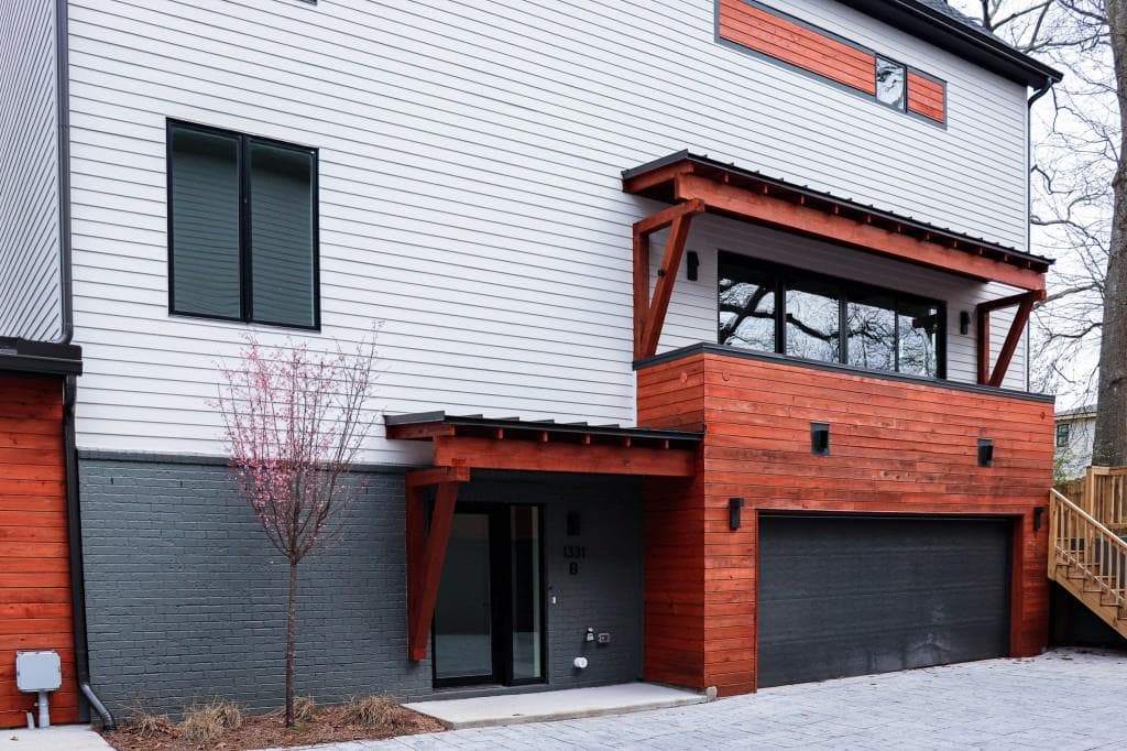 3 bedroom, 5 bathroom, 2,822 sq ft townhouse sold at 1331 Iverson Street B, Atlanta, GA 30307