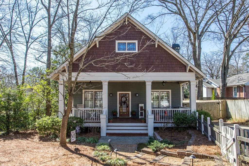 5 bedroom, 3 bathroom, 2,875 sq ft single family residence sold at 1683 Flat Shoals Road, Atlanta, GA 30316