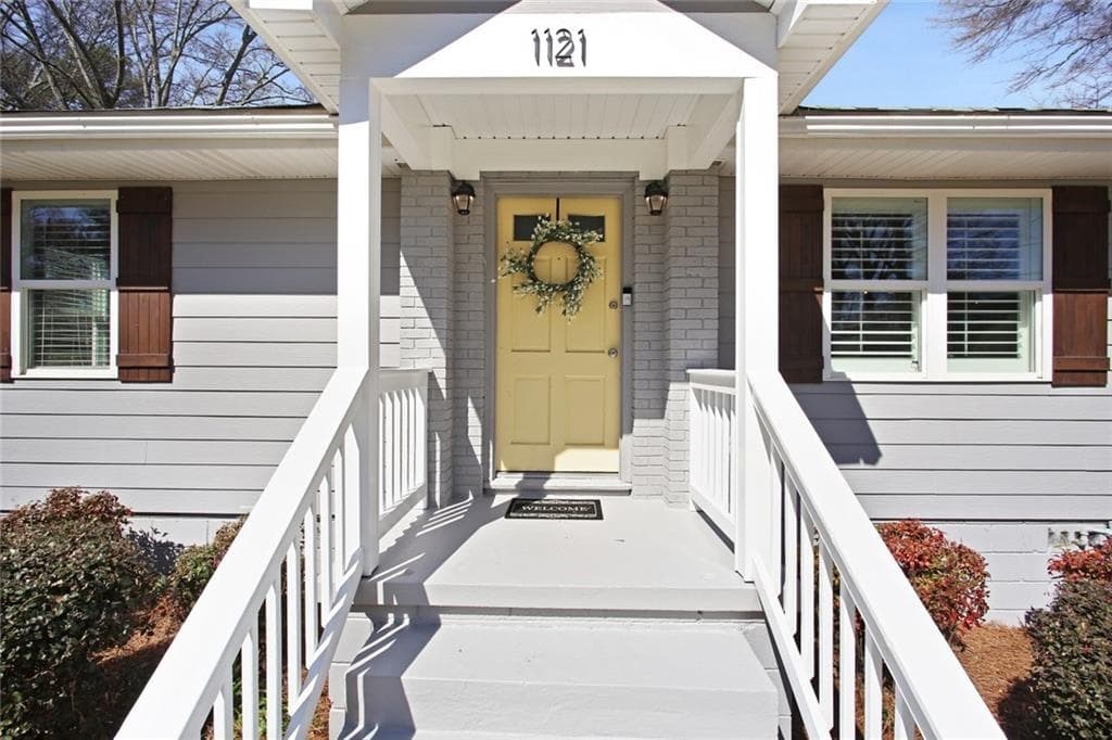 4 bedroom, 2 bathroom, 1,576 sq ft single family residence sold at 1121 Mclinden Avenue, Smyrna, GA 30080