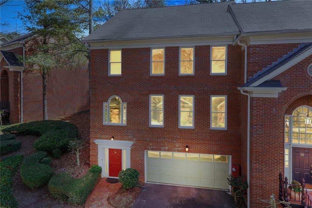 7155 Roswell Road 15, Atlanta, GA 30328 — most recent listing photo