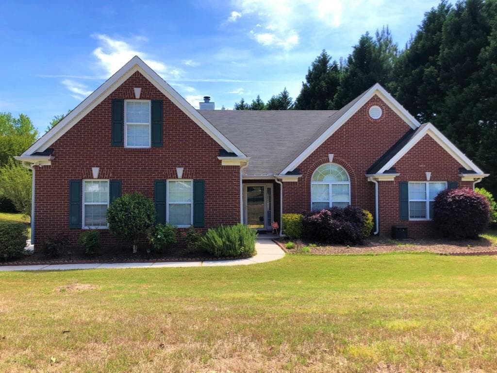 4 bedroom, 2 bathroom, 2,381 sq ft single family residence sold at 2705 Jay Oak Drive, Dacula, GA 30019