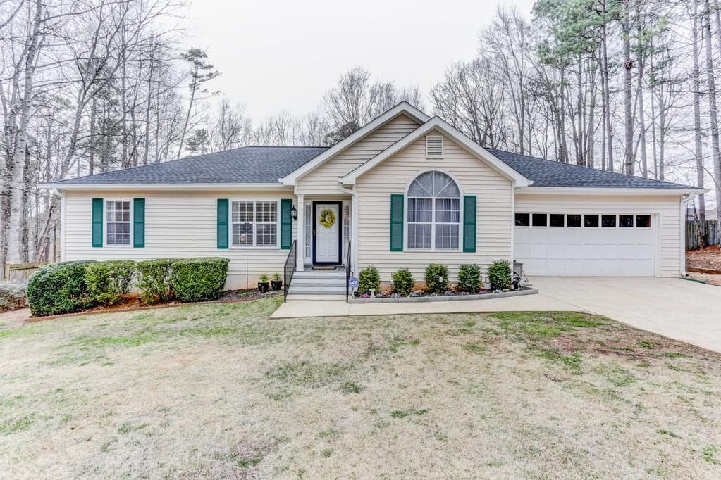 3 bedroom, 2 bathroom, 1,661 sq ft single family residence sold at 39 Michael Point, Dallas, GA 30157
