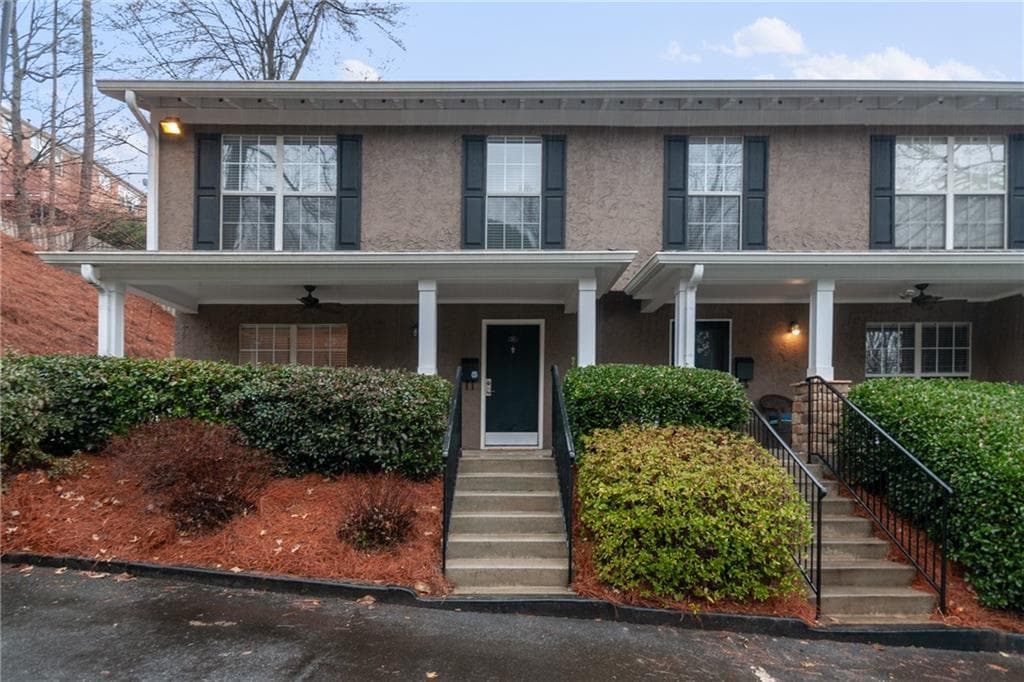 3 bedroom, 3 bathroom, 1,311 sq ft townhouse sold at 3180 Seven Pines Court 101, Atlanta, GA 30339