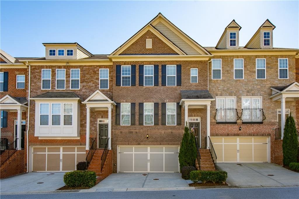 3 bedroom, 4 bathroom, 2,536 sq ft townhouse sold at 2532 Ashwicke Drive 30, Atlanta, GA 30339