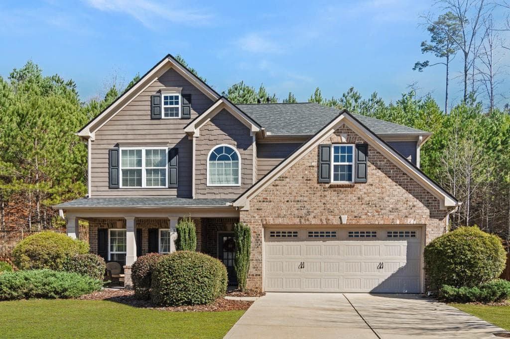 4 bedroom, 3 bathroom, 2,742 sq ft single family residence sold at 2765 Lansing Lane, Cumming, GA 30041