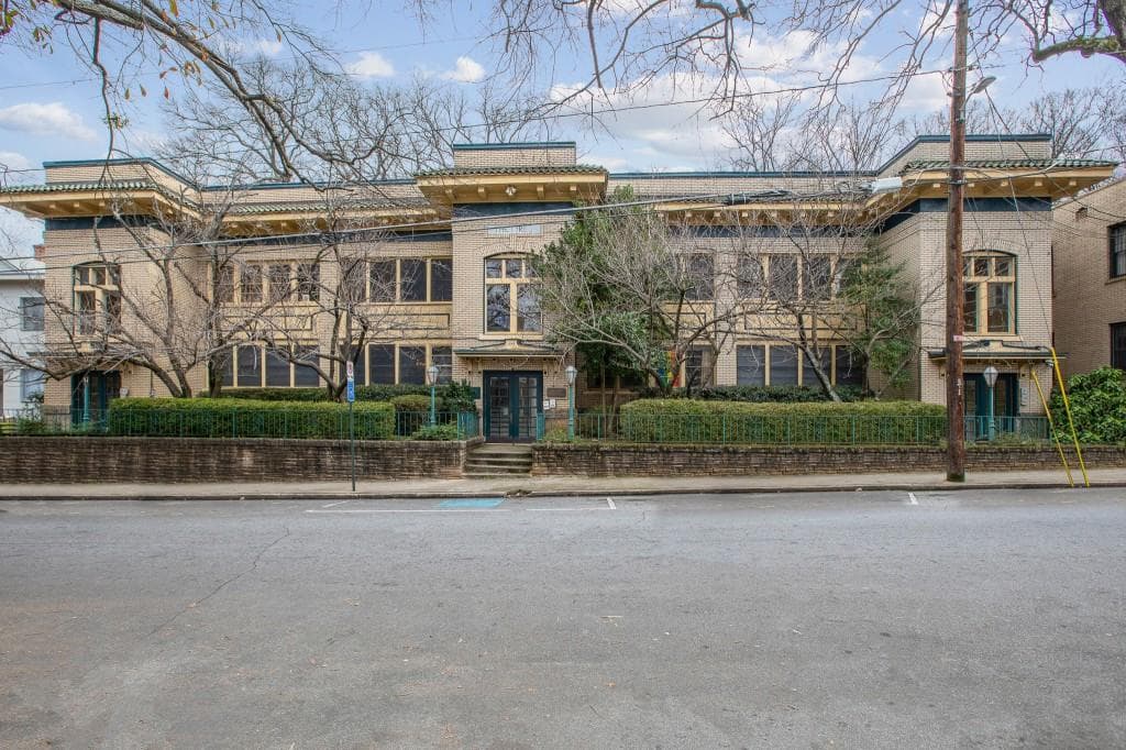 2 bedroom, 1 bathroom, 1,460 sq ft condominium sold at 679 Durant Place F, Atlanta, GA 30308