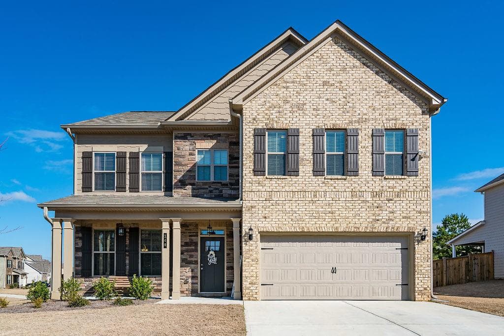 4 bedroom, 3 bathroom, 3,056 sq ft single family residence sold at 140 High Trail Pass, Dallas, GA 30132