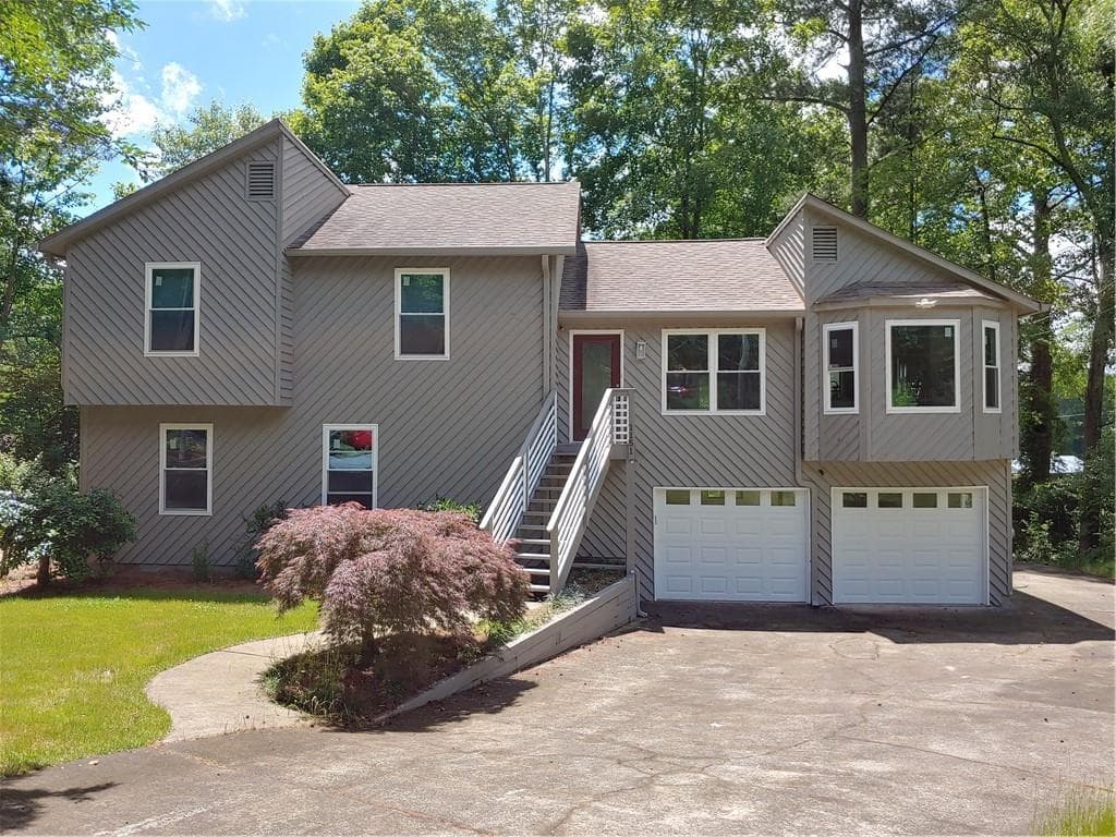 4 bedroom, 3 bathroom, 2,280 sq ft single family residence sold at 1151 Autumn Ridge Drive, Marietta, GA 30066
