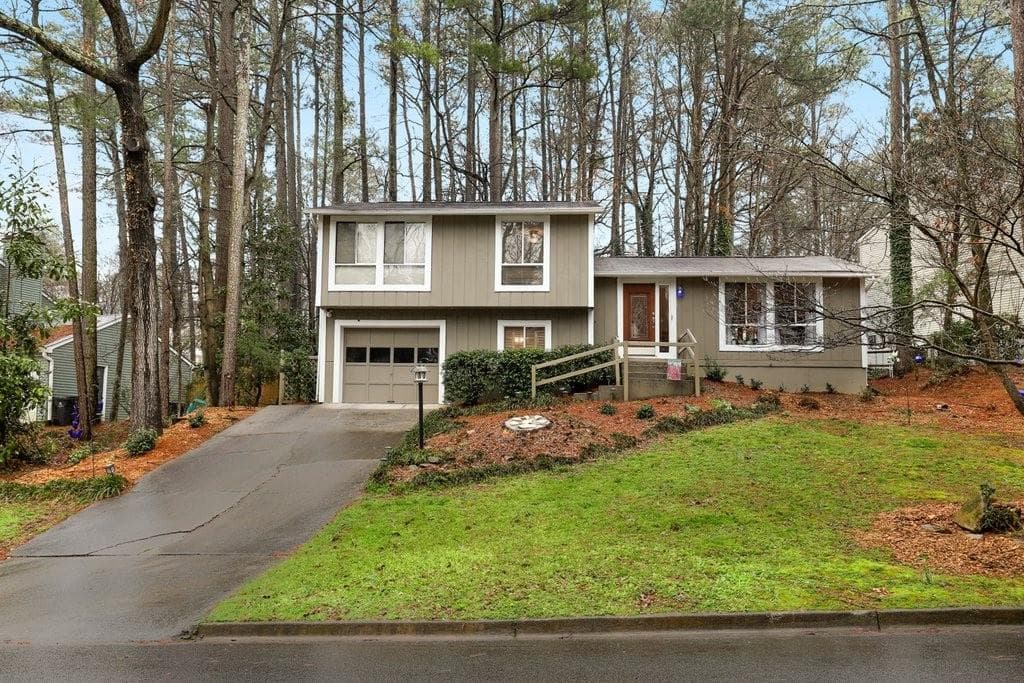 9705 N Pond Circle, Roswell, GA 30076 — most recent listing photo