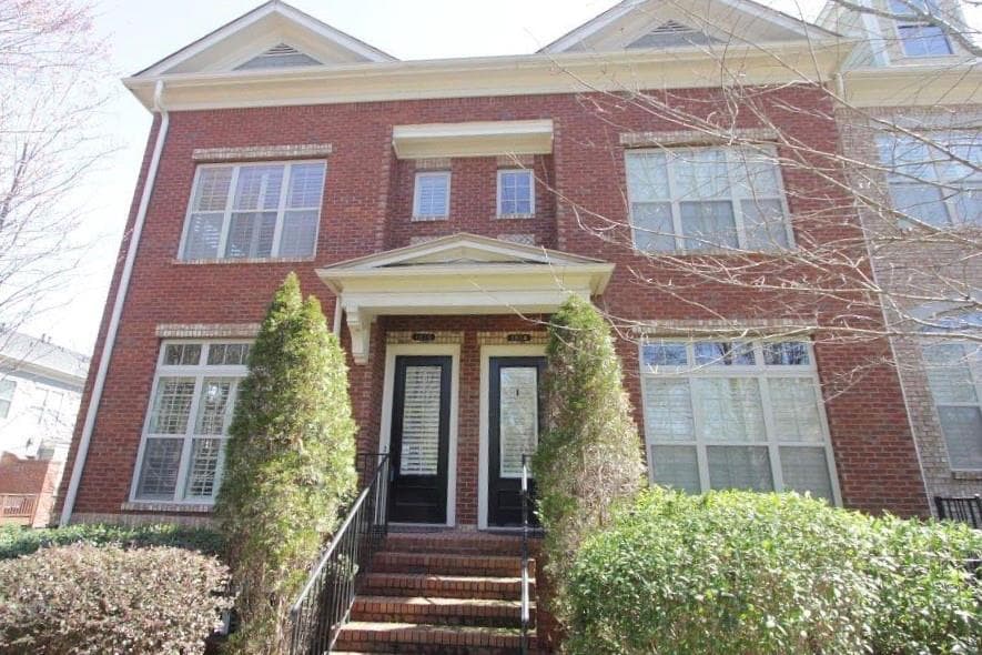 3 bedroom, 4 bathroom, 1,975 sq ft townhouse sold at 1616 Chatterton Court, Atlanta, GA 30329