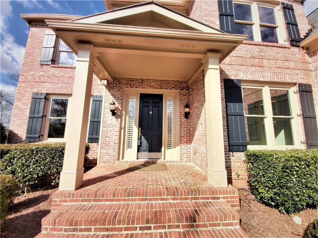5 bedroom, 5 bathroom, 4,618 sq ft single family residence sold at 6275 Creekstone Path, Cumming, GA 30041