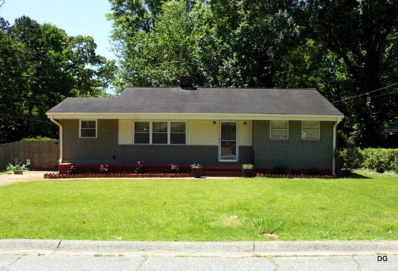1194 Oakview Drive, Smyrna, GA 30080 — most recent listing photo