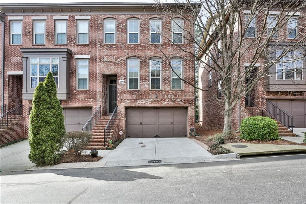 3 bedroom, 4 bathroom, 2,331 sq ft townhouse sold at 2492 Crescent Park Court 16103, Atlanta, GA 30339