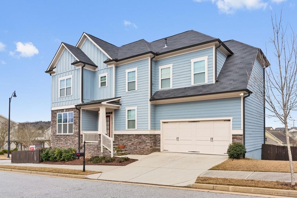3 bedroom, 3 bathroom, 2,078 sq ft single family residence sold at 1731 Hollingsworth Boulevard, Atlanta, GA 30318