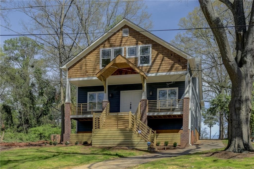 4 bedroom, 5 bathroom, 3,550 sq ft single family residence sold at 1985 Lois Place, Atlanta, GA 30318