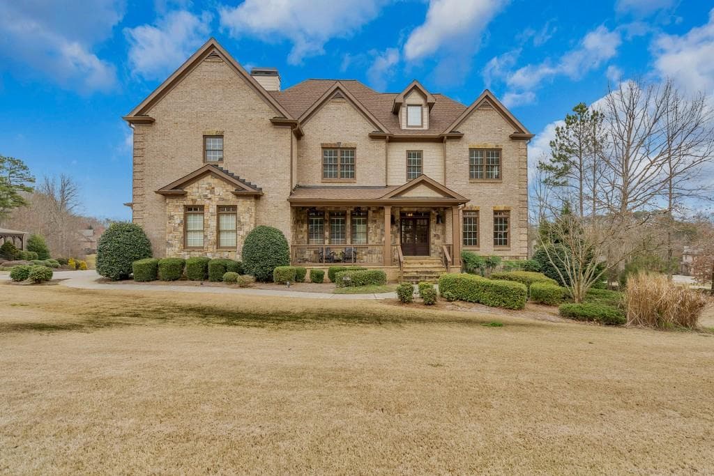 6 bedroom, 6 bathroom, 6,825 sq ft single family residence sold at 307 Arbor Green Lane, Alpharetta, GA 30004