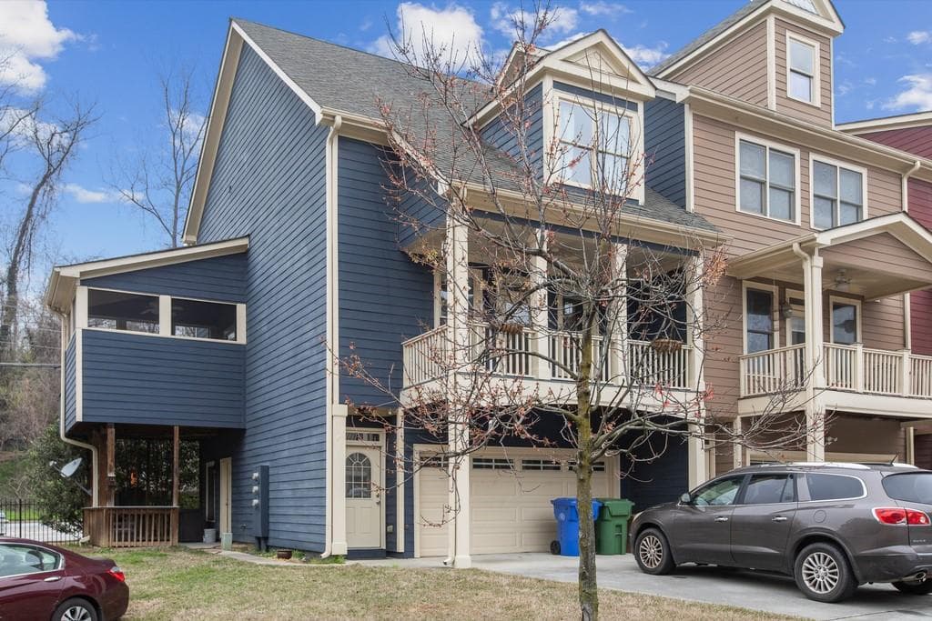 4 bedroom, 4 bathroom, 1,392 sq ft townhouse sold at 1079 Marietta Boulevard 16, Atlanta, GA 30318