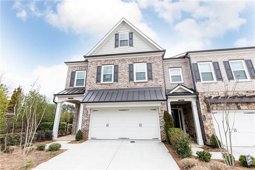 3 bedroom, 3 bathroom, 2,740 sq ft townhouse sold at 3184 Havencroft Drive 1, Roswell, GA 30075