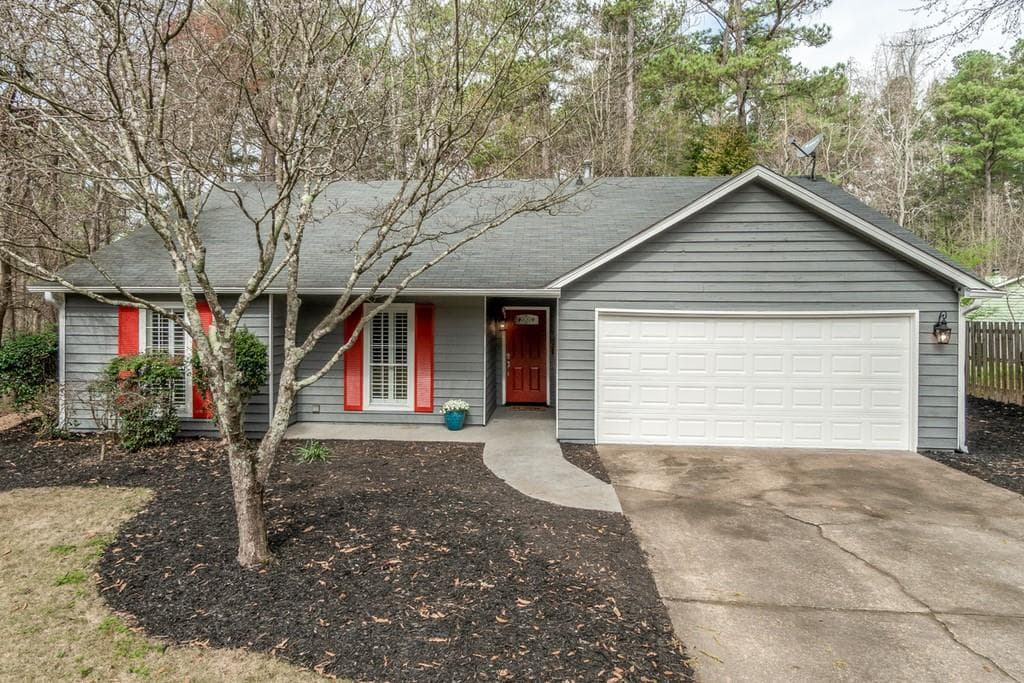 3 bedroom, 2 bathroom, 1,850 sq ft single family residence sold at 1000 Kristian Way, Roswell, GA 30076