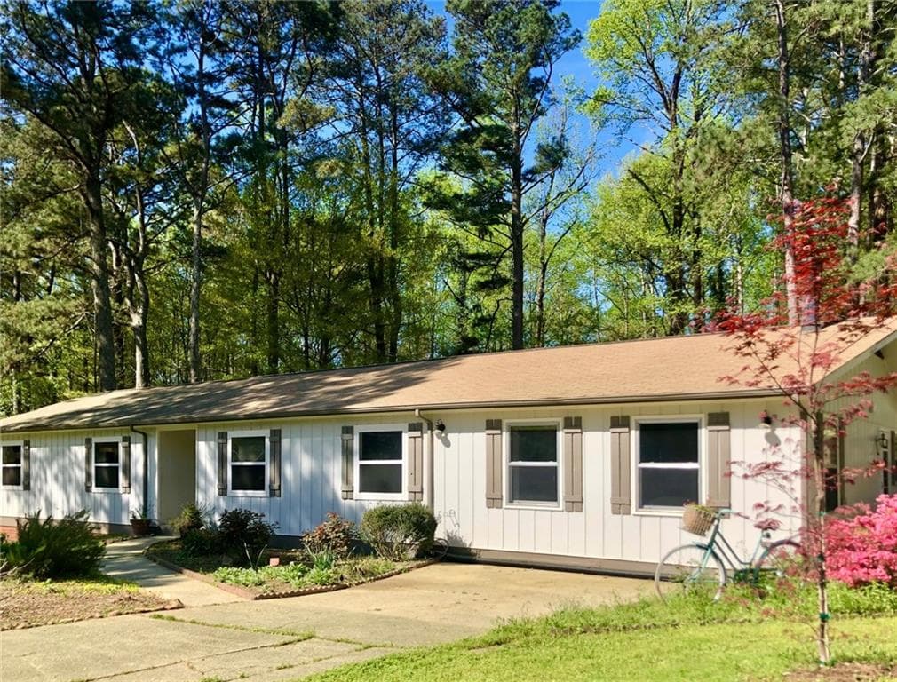 3 bedroom, 3 bathroom, 2,298 sq ft single family residence sold at 150 Crestwood Court, Alpharetta, GA 30009