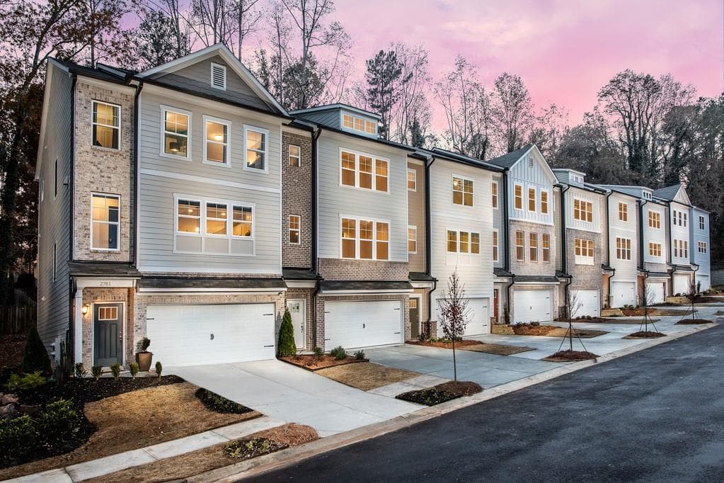 3 bedroom, 4 bathroom, 2,428 sq ft townhouse sold at 1641 Venture Point Way 28, Decatur, GA 30032