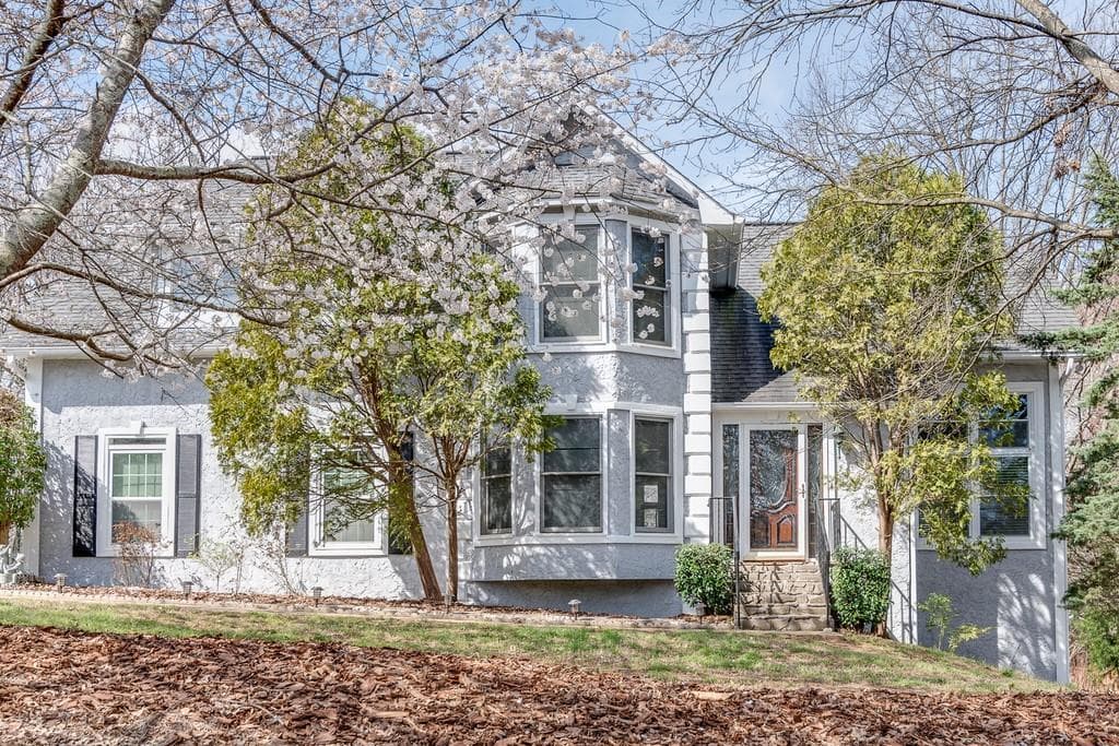 4 bedroom, 4 bathroom, 3,223 sq ft single family residence sold at 120 Glenclairn Court, Roswell, GA 30076