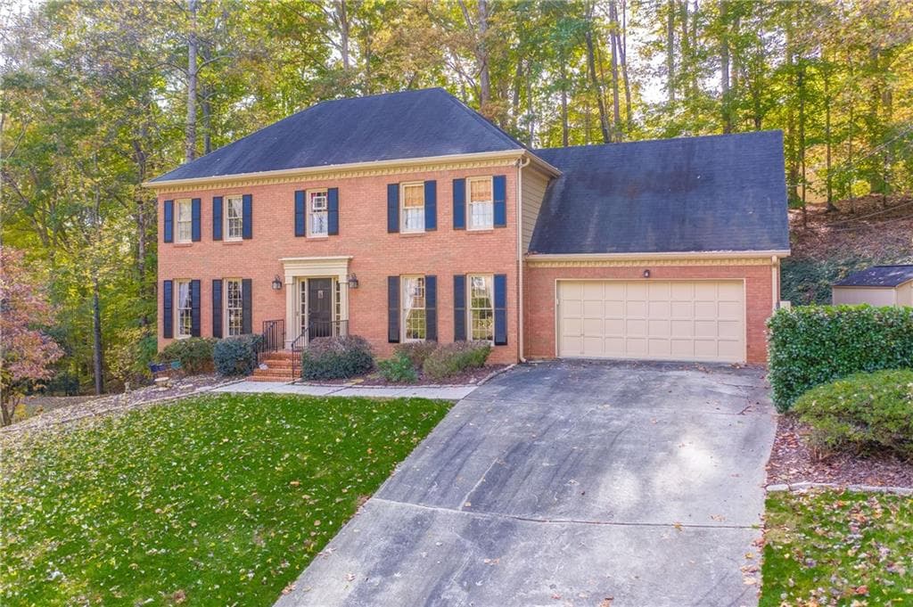 5 bedroom, 4 bathroom, 3,559 sq ft single family residence sold at 9620 River Lake Drive Drive, Roswell, GA 30075