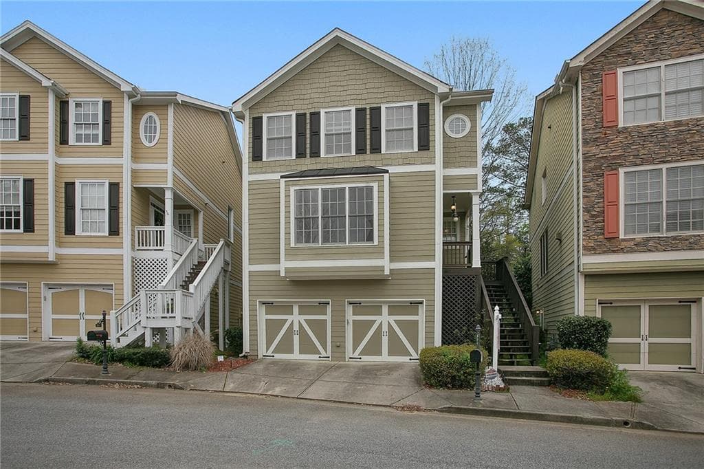 4 bedroom, 4 bathroom, 2,392 sq ft single family residence sold at 2261 Parkview Court, Atlanta, GA 30318