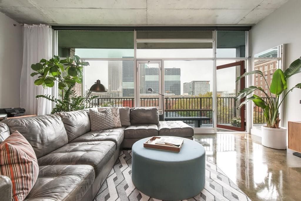 1 bedroom, 1 bathroom, 900 sq ft condominium sold at 845 Spring Street 422, Atlanta, GA 30308