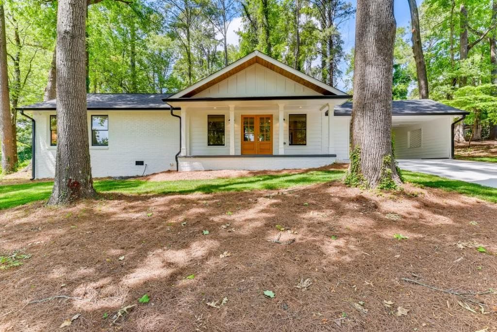 3 bedroom, 2 bathroom, 1,400 sq ft single family residence sold at 4102 Laynewood Circle, Tucker, GA 30084