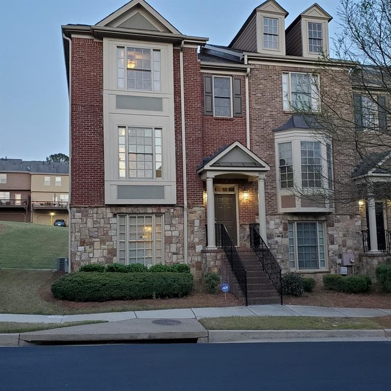 3901 High Dove Way 17, Smyrna, GA 30082 — most recent listing photo