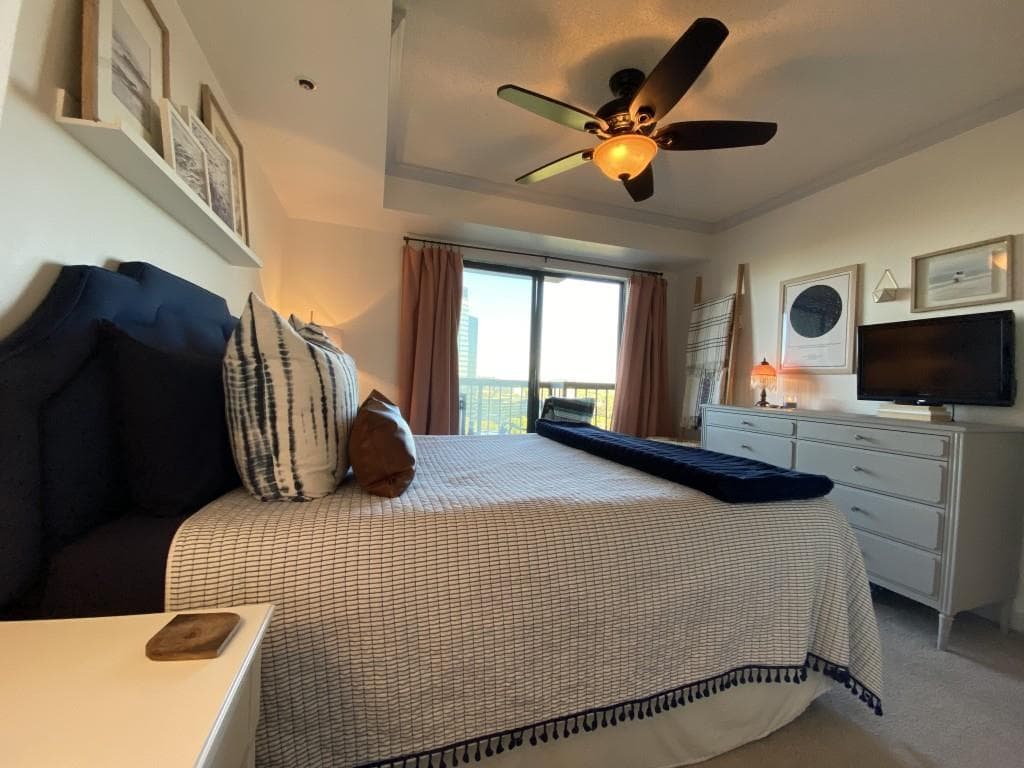 1 bedroom, 1 bathroom, 699 sq ft condominium sold at 795 Hammond Drive 1504, Atlanta, GA 30328