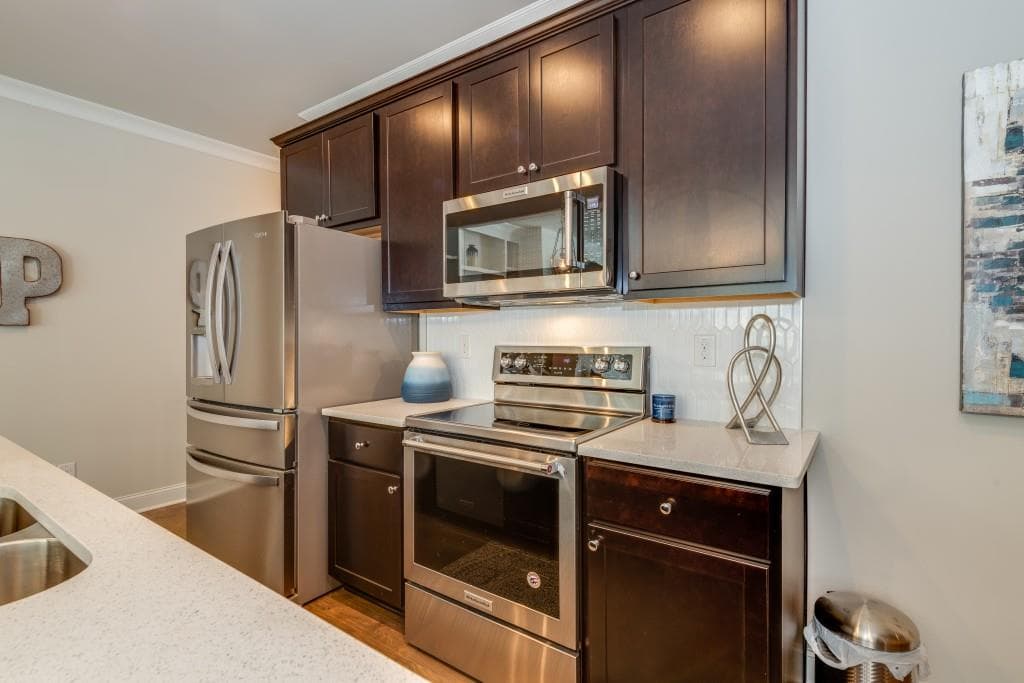 2 bedroom, 3 bathroom, 1,412 sq ft townhouse sold at 380 Mulberry Row 1503, Atlanta, GA 30354