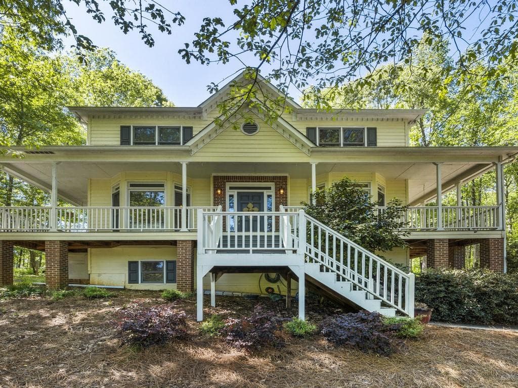 5 bedroom, 3 bathroom, 2,536 sq ft single family residence sold at 271 Falcon Pointe Court, Canton, GA 30114