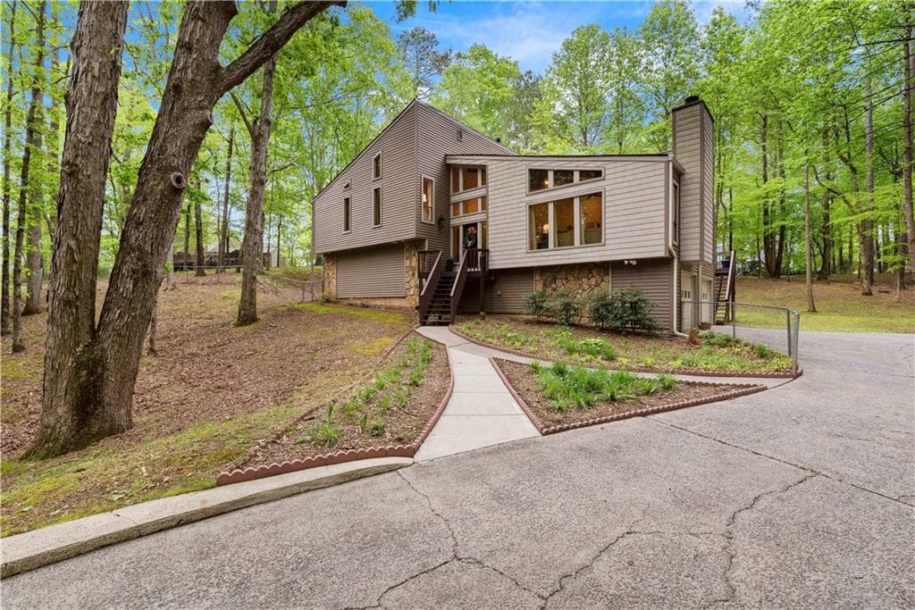 4 bedroom, 3 bathroom, 2,680 sq ft single family residence sold at 3530 Oconee Trail, Marietta, GA 30062