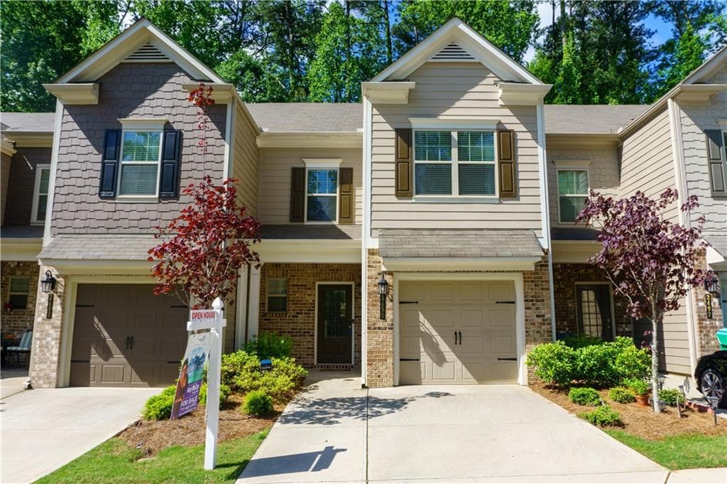 3 bedroom, 3 bathroom, 1,780 sq ft townhouse sold at 2490 Norwood Park Crossing, Atlanta, GA 30340