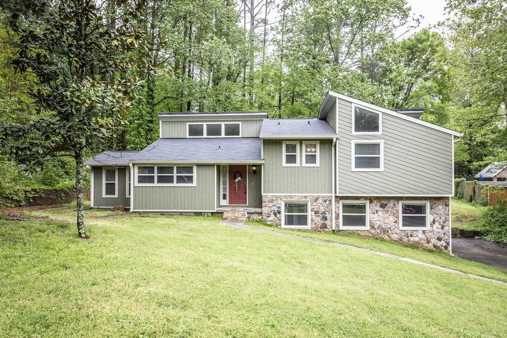 3 bedroom, 2 bathroom, 1,849 sq ft single family residence sold at 2911 Country Lane, Kennesaw, GA 30152