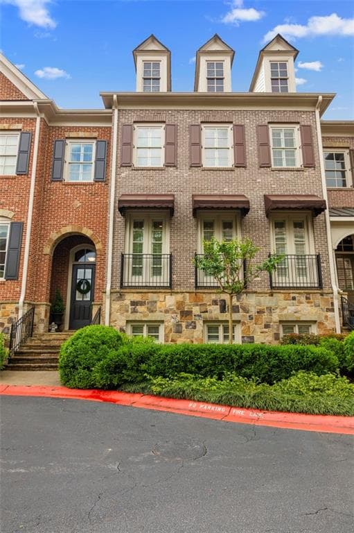 4 bedroom, 3 bathroom, 3,450 sq ft townhouse sold at 2352 Saint Davids Square 3, Kennesaw, GA 30152