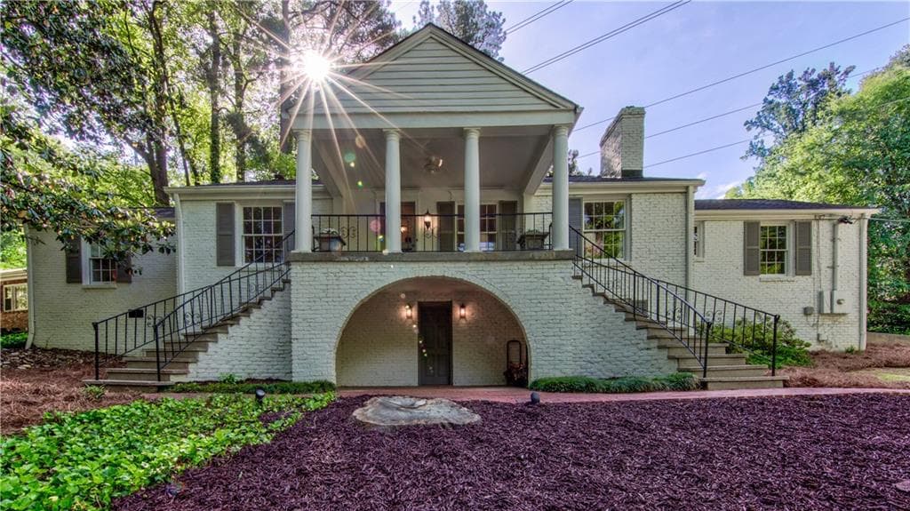 5 bedroom, 6 bathroom, 4,163 sq ft single family residence sold at 550 Spring Valley Road, Atlanta, GA 30318
