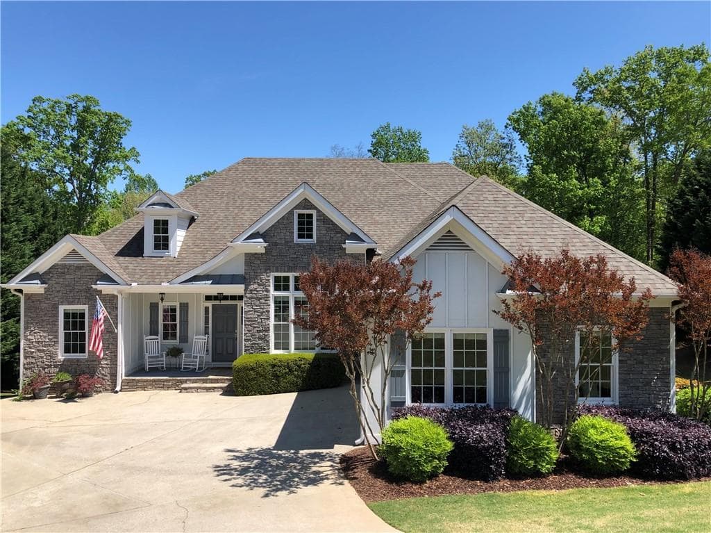 4 bedroom, 4 bathroom, 2,510 sq ft single family residence sold at 6538 Vista View Court, Flowery Branch, GA 30542