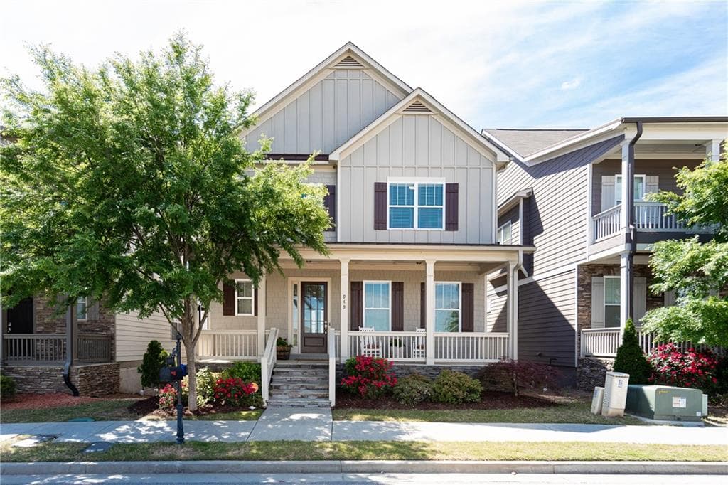 3 bedroom, 3 bathroom, 2,517 sq ft single family residence sold at 949 Samples Lane, Atlanta, GA 30318