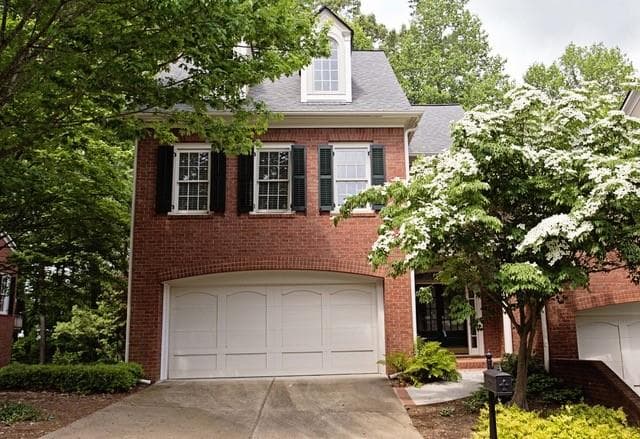 3 bedroom, 4 bathroom, 3,500 sq ft townhouse sold at 7772 Georgetown Chase, Roswell, GA 30075