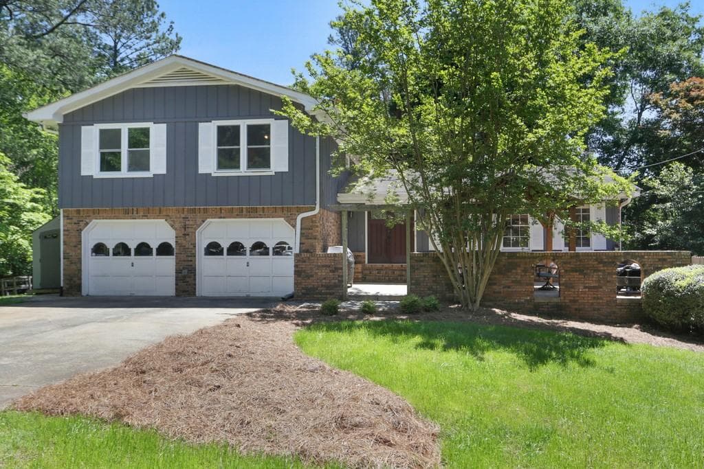 4 bedroom, 3 bathroom, 1,853 sq ft single family residence sold at 110 La View Way, Roswell, GA 30075