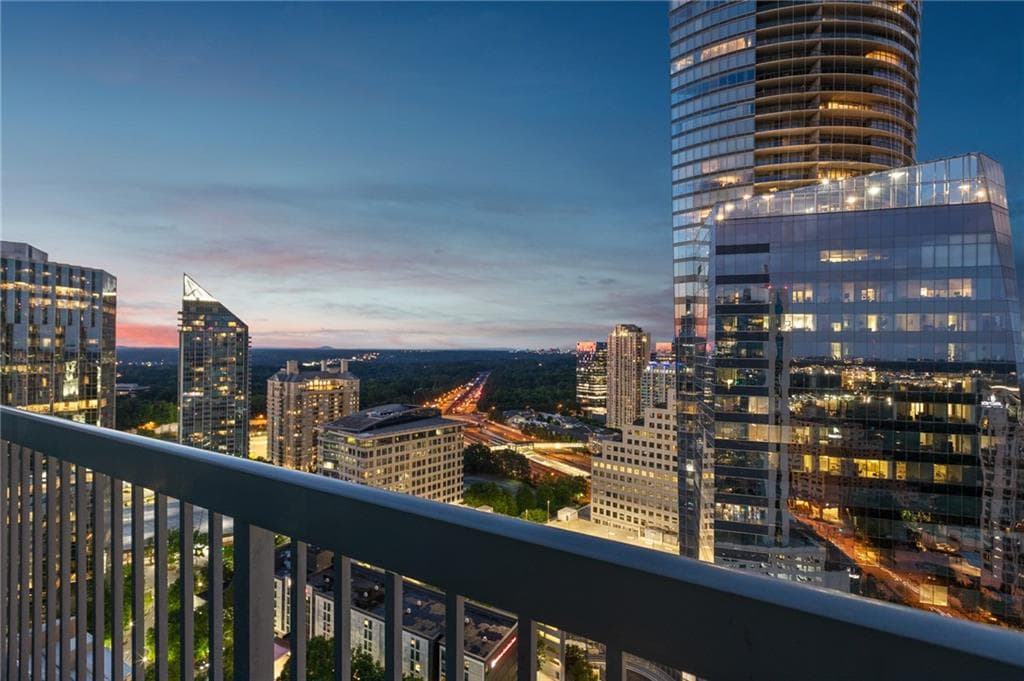 1 bedroom, 1 bathroom, 698 sq ft condominium sold at 3324 Peachtree Road 2615, Atlanta, GA 30326