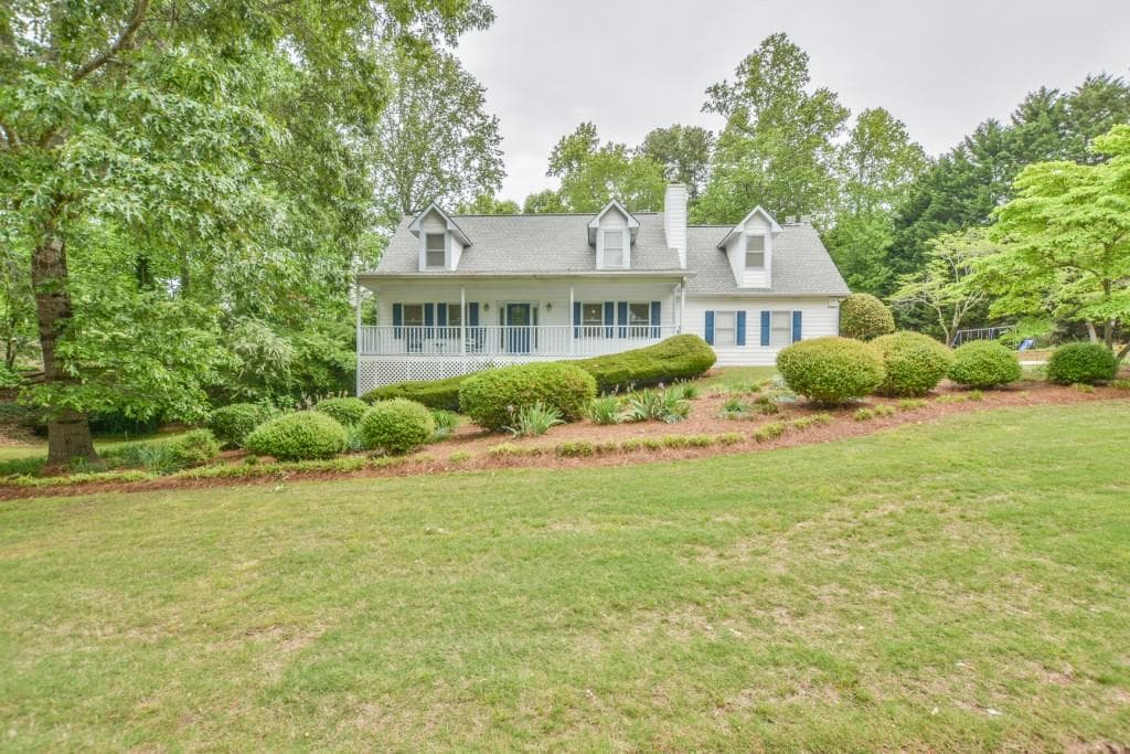 3 bedroom, 4 bathroom, 2,866 sq ft single family residence sold at 5229 Lanton Circle, Gainesville, GA 30504