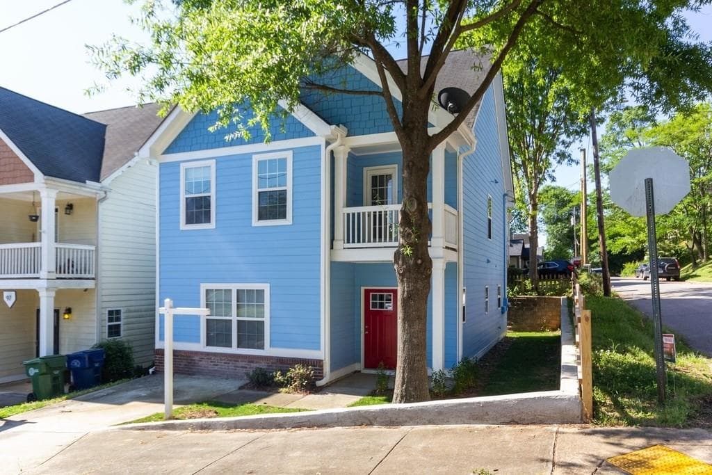 3 bedroom, 3 bathroom, 1,855 sq ft single family residence sold at 95 BILL LUCAS Drive, Atlanta, GA 30315