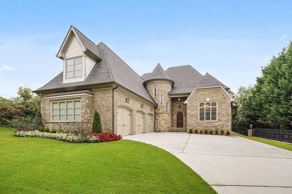 5 bedroom, 4 bathroom, 5,140 sq ft single family residence sold at 3552 Spring Hill Road, Smyrna, GA 30080